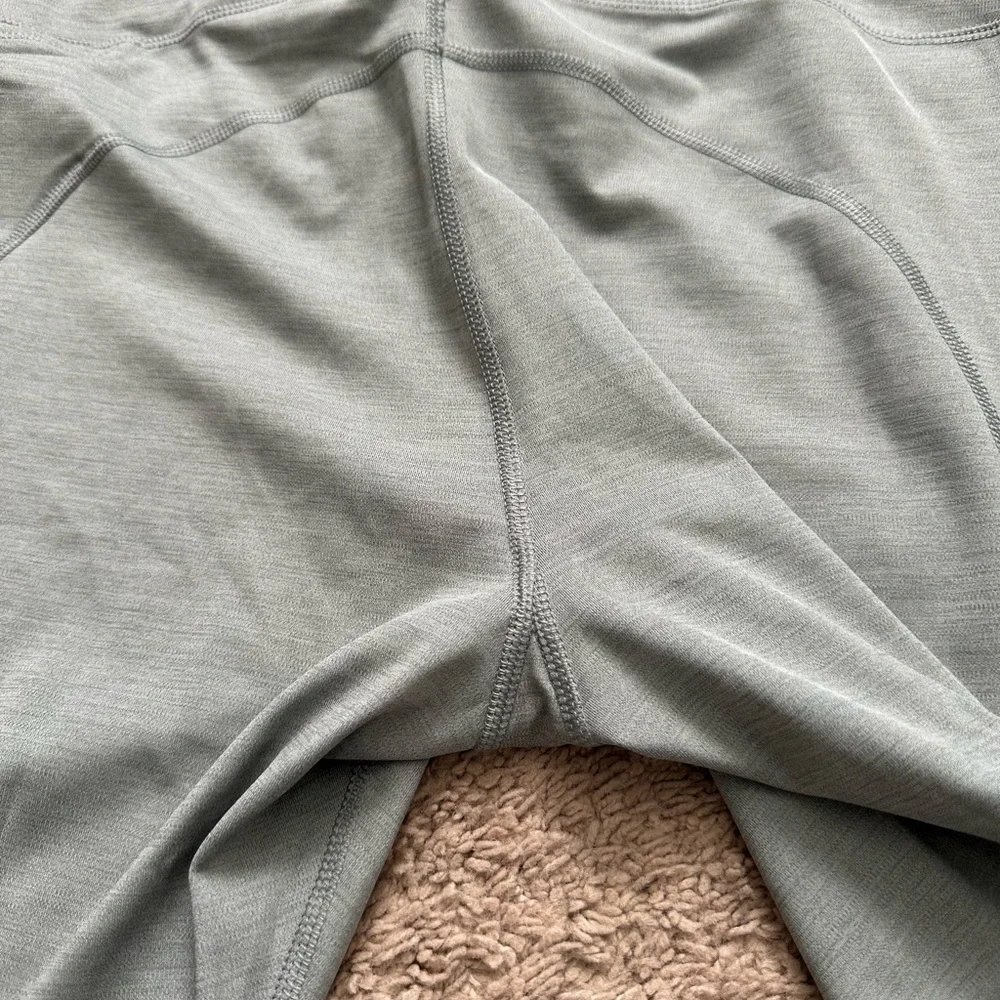 Nike Women's Gray Cropped Netted Leggings Dri Fit Size 2X